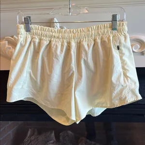 Athletic Shorts Pastel Yellow Size M thumbnail 8