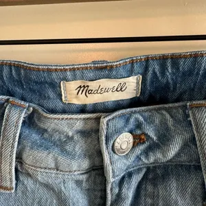Madewell High Rise Slim Boyjean in Prentice Wash thumbnail 10