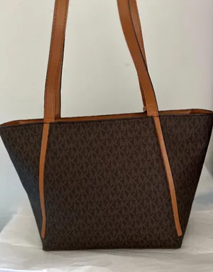 Michael Kors Tote Bag thumbnail 2