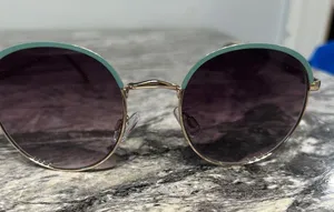 Chic Green and Gold Sunglasses thumbnail 1