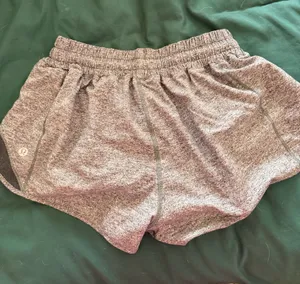 Lululemon Hotty Hot 2.5" thumbnail 1