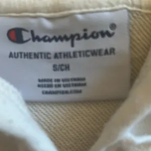 Champion Women’s White Sweatshirt – Size Small thumbnail 3