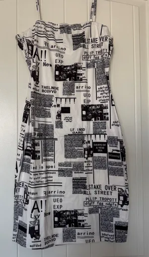 🖤 Y2K Newspaper Print Mini Dress – SHEIN XS – Editorial Aesthetic / Model-Off-Duty Vibes 🖤 thumbnail 1