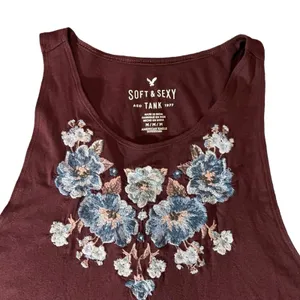 American‎ Eagle Outfitters Tank Top Womens Medium Burgundy Floral Embroidered thumbnail 3