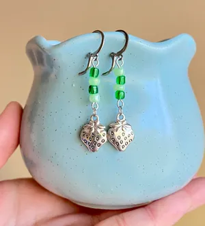 funky fairy Kawaii retro strawberry green dangle unisex earrings 💚🍓🍃 thumbnail 1