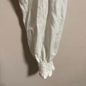 Aritzia Wilfred Crop Scrunch Cuff Long Sleeve White Top- Size XS thumbnail 3
