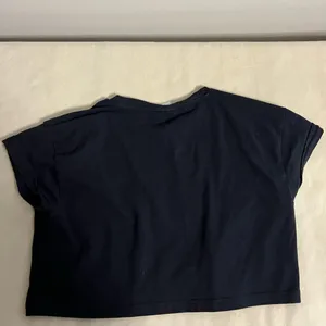 🖤 GYMSHARK Black Crop Tee – Size L 🖤 thumbnail 6