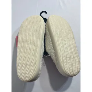 Bobbie Brooks Sherpa Bow Slippers Women L 9-10 Pink Cream Faux Fur Scuff Barbie thumbnail 5