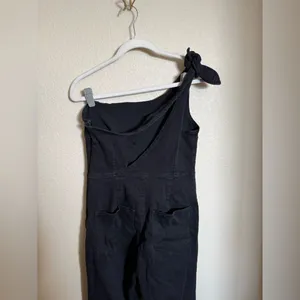 Free People Denim One-Shoulder‎ Flare Jumpsuit Sz Large in Black thumbnail 6