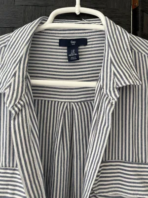 Gap Button-Up Women’s thumbnail 4