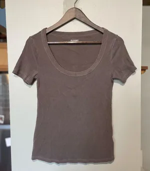 Old Navy Brown Scoop T-Shirt thumbnail 1