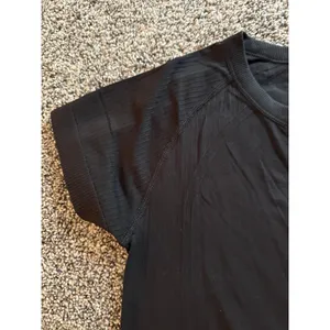NWT Old Navy Women's Black Fluid Seamless Go Dry Tee Size Small thumbnail 5