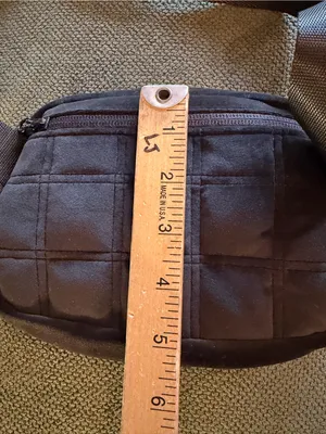 Lululemon Quilted Velour Camera Bag 2L Black Gold Fanny Pack Waist Bag thumbnail 7