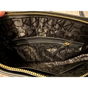 Calvin Klein Purse Tote Bag Black Shoulder Strap Gold Chain Pockets Zip Clos EUC thumbnail 10