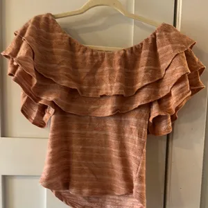 Free People Women's Ruffled‎ Off-Shoulder Top - peach resort wear size m thumbnail 3