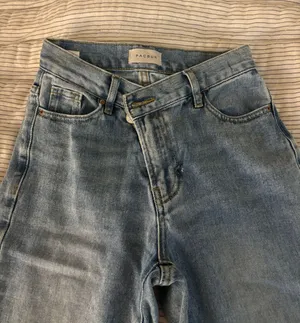 PacSun asymmetrical jeans thumbnail 2