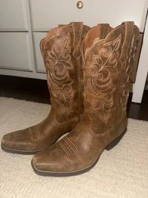 Women’s Ariat Boots thumbnail 1