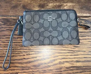 Coach Wristlet thumbnail 1