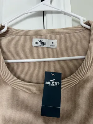 Hollister Long Sleeve thumbnail 2