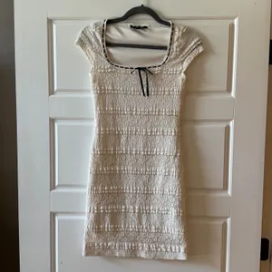 Madden NYC Cream Lace Tiered Mini Dress Ruffle Bow XS‎ Coquette Balletcore thumbnail 2