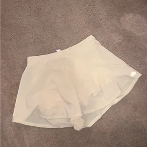 Alo yoga Tiebreaker Short Nwot lemon yellow rare active casual classic fall thumbnail 6