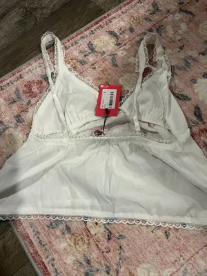 NWT Edikted‎ small white tank top thumbnail 6