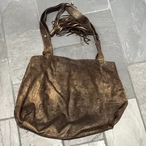 Banana Republic Gold Metallic Leather Slouchy Shoulder Bag thumbnail 4