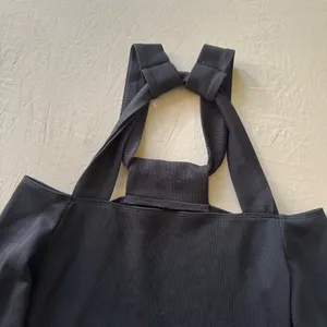 Hanging Neck Off thumbnail 10