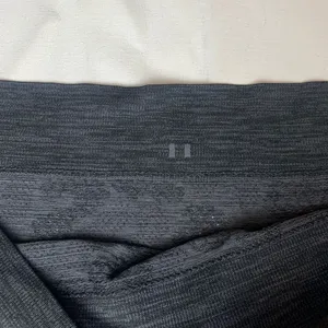 Lululemon size 6 breeze by long sleeve swiftly black gray camo athletic workout thumbnail 8