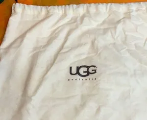 Uggs will relist thumbnail 1