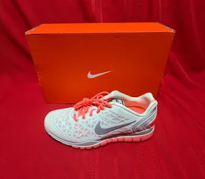 Nike Women’s Free 5.0 TR Fit 2 Athletic Training Shoes Size 8 thumbnail 1