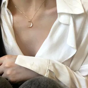 Boutique NWT Crescent Moon Necklace | Yellow‎ Gold Filled thumbnail 6