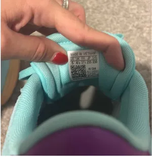 Adidas Tennis Shoes thumbnail 5