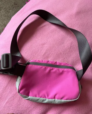 Lululemon Belt Bag Everywhere 1L thumbnail 1