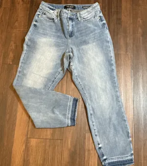 Judy Blue Distressed Boyfriend Jeans Light Wash Raw Hem Size 5/27 Relaxed Denim thumbnail 1