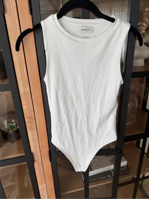 Aritzia Babaton Contour Tank top bodysuit sleeveless seamless high round neck thumbnail 2