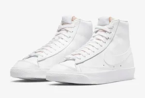 Women’s Nike Blazer Mid '77 Triple White thumbnail 1