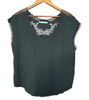 Maurices Women Large Black Crochet Lace Yoke Floral Embroidery Rayon V-Neck Top thumbnail 1