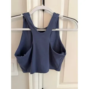 Quince NWOT 2 Pc. Bundle Ultra Form Cropped Tanks Deep Navy and Storm Blue Small thumbnail 9