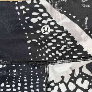 Lululemon Crop Leggings 6 thumbnail 5