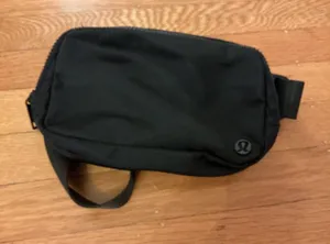 Lululemon Belt Bag Everywhere 1L Black thumbnail 1