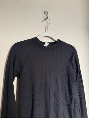 lululemon athletica Rest Less Pullover Shirt Sz 4 Black Rib Full Length thumbnail 6
