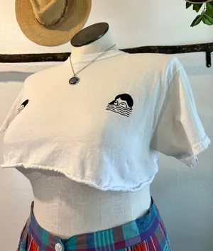Fidjit Drowning Girls Club Cotton Ultra Cropped Short Sleeve Tee Size Medium thumbnail 1