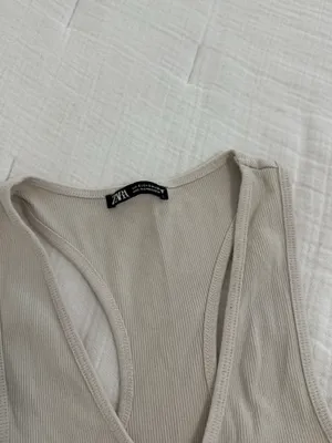 ZARA Tank Top Crop thumbnail 2