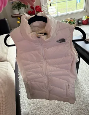 The North Face Down Puffer Vest 600 in white small thumbnail 1