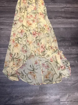 Suzy Shier Cream Floral High-Low Wrap Dress thumbnail 4