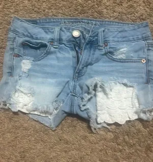 American Eagle Low-Rise jean shorts thumbnail 1