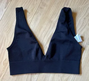 Black V-Neck Seamless Bralette thumbnail 1