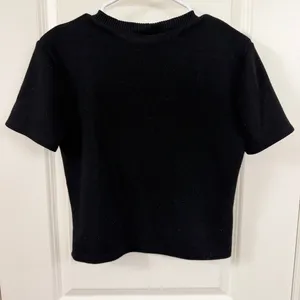 Zara Classic Black Short Sleeve Sweater thumbnail 3