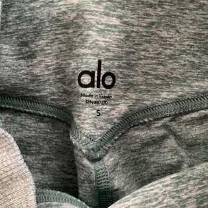 Alo yoga green workout leggings thumbnail 3